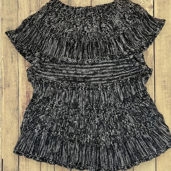 𝅺SLEEVELESS Sweater by United States Sweaters - Picture 4 of 14